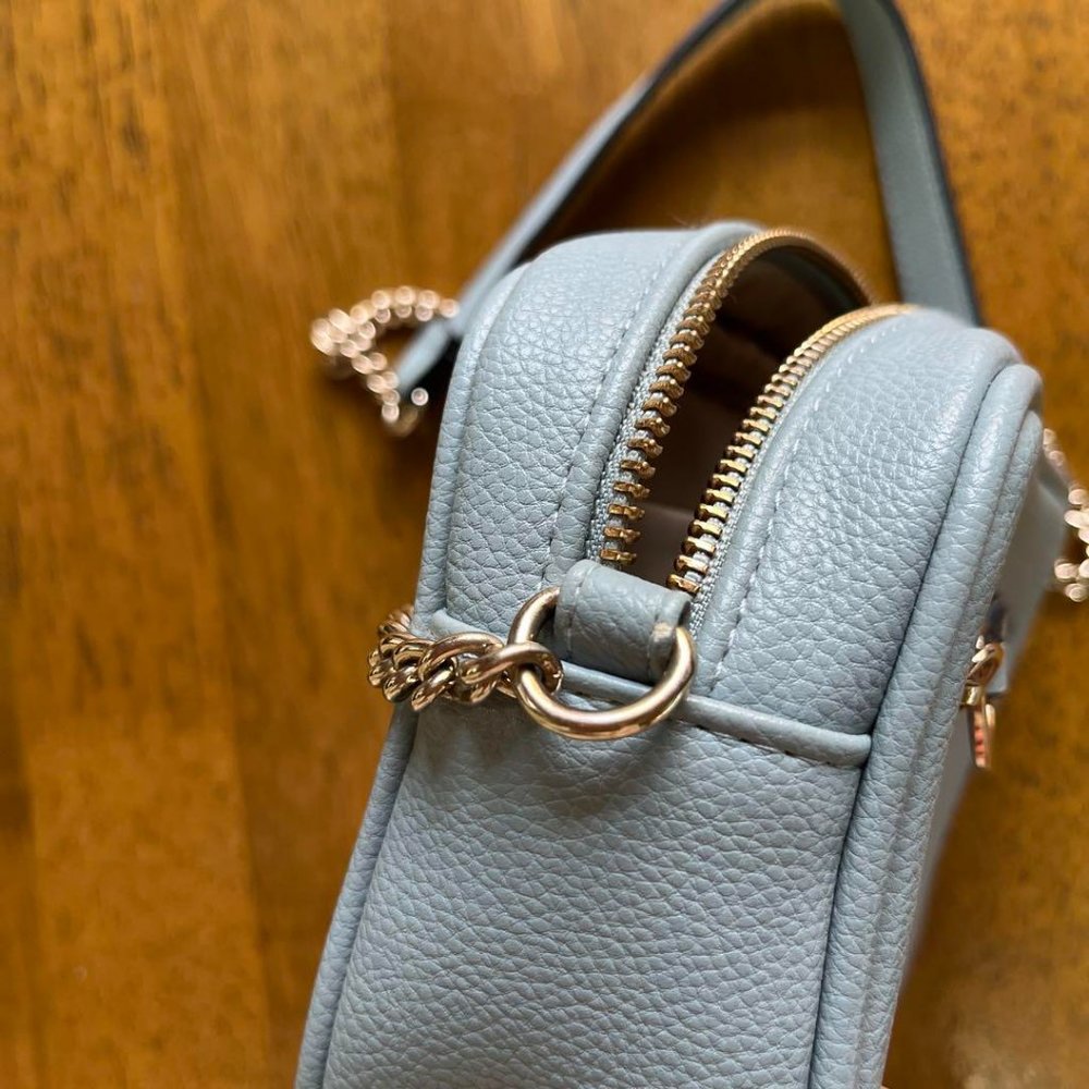 A pale blue shoulder bag - Picture 4 of 4